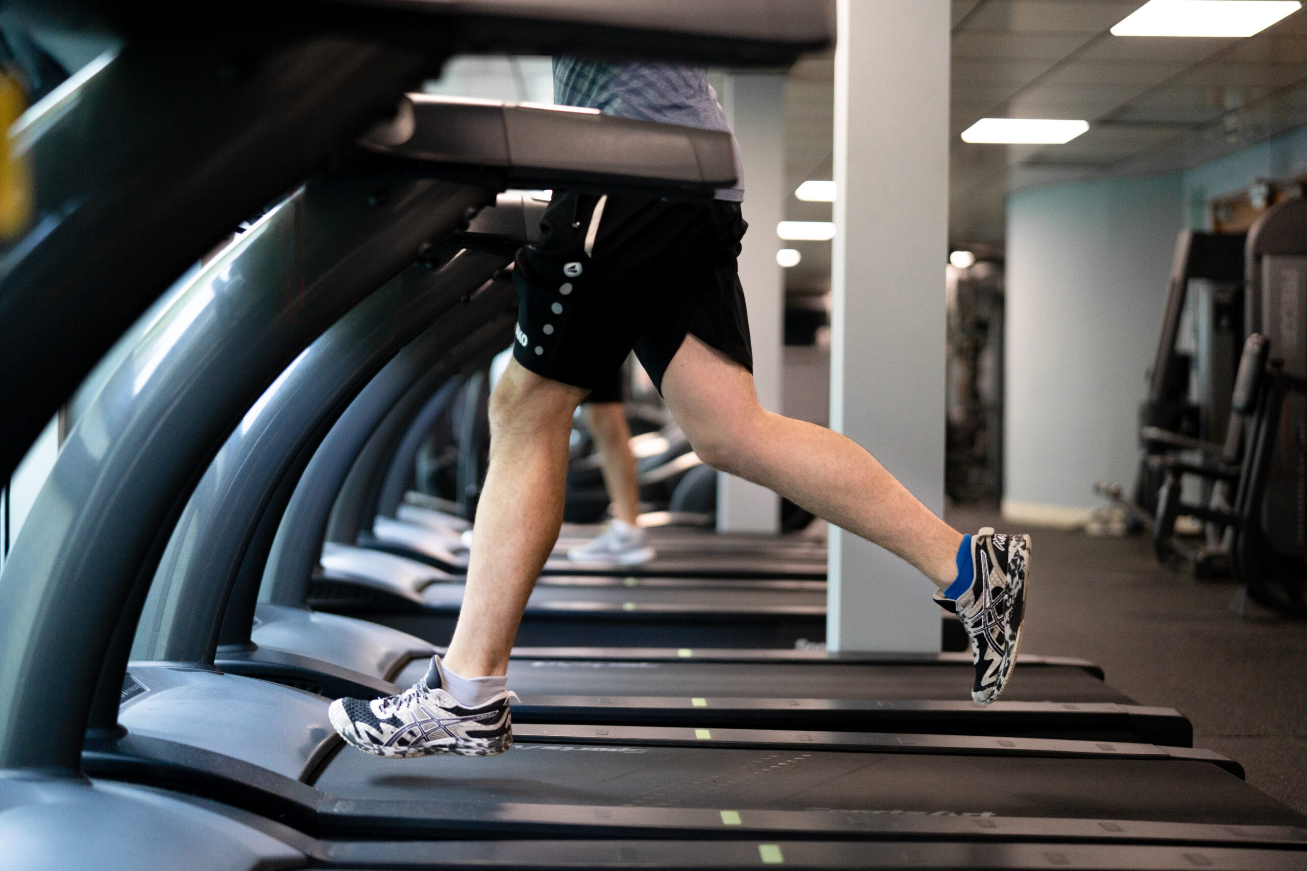 Picture of a guest running on the treadmill inside Radisson Cork's Gym